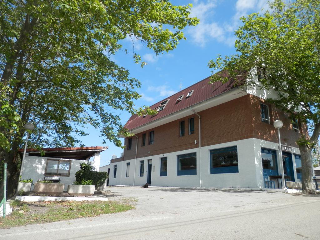 H.A.N.D Surf Hostel 랑그레 외부 사진